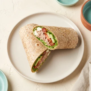 Csicseriborsó-wrap cottage cheese-zel